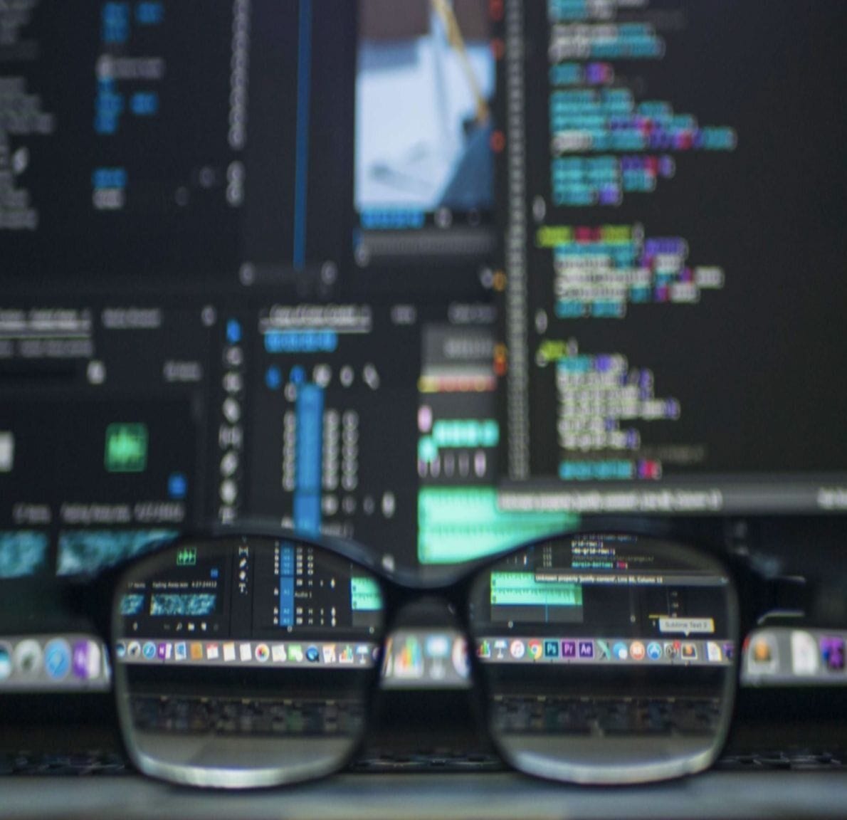 Hacker News Clone project illustration built with Next.js and Redis